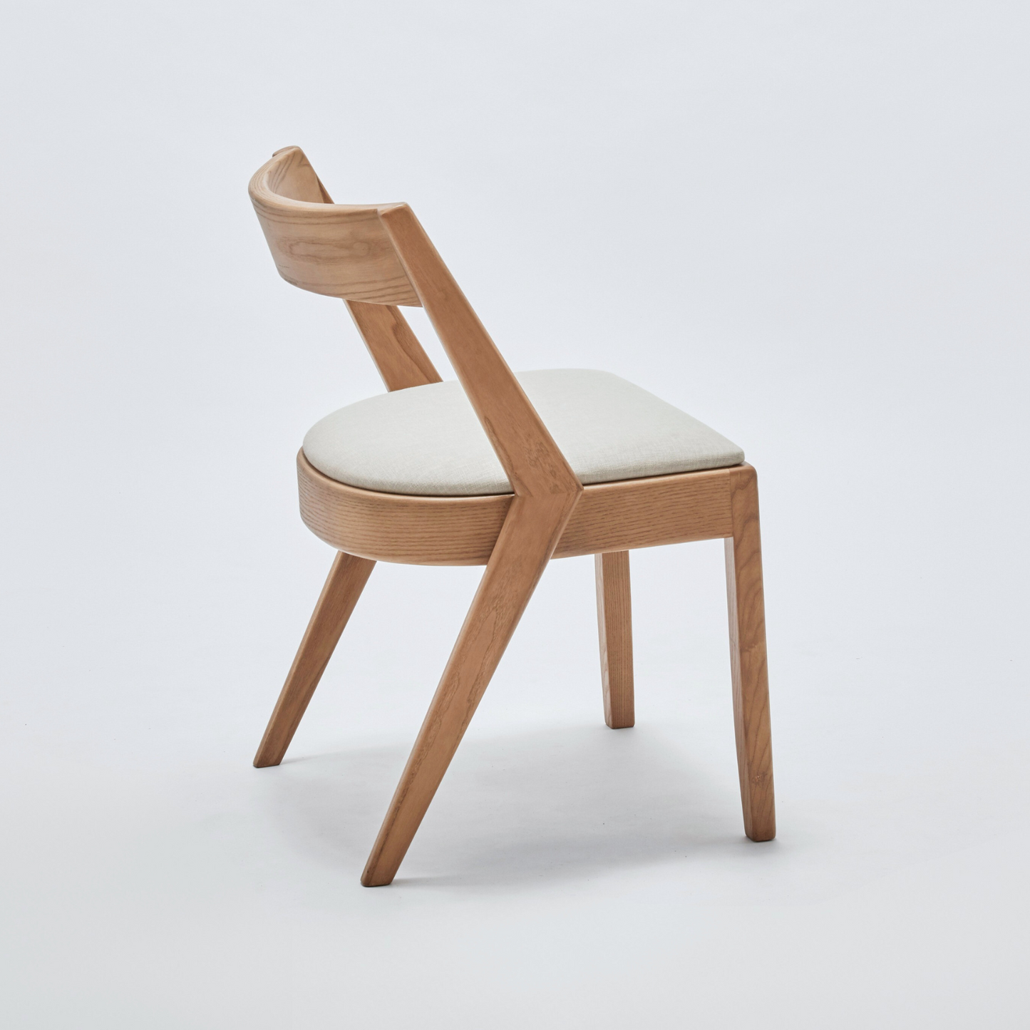 MAKUTI CHAIR IN LIGHT BROWN ASH WOOD