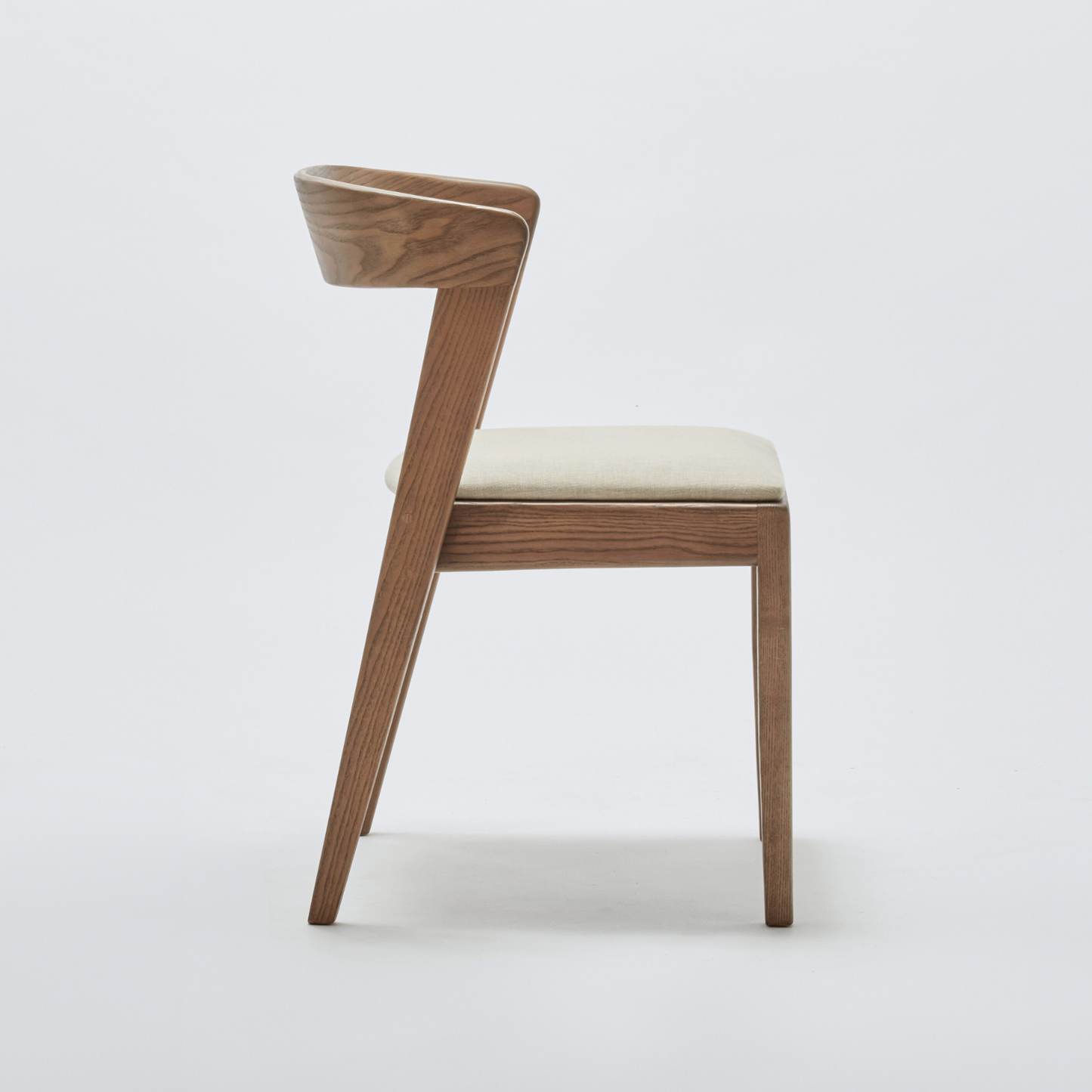 VUTI CHAIR IN TAUPE ASH WOOD