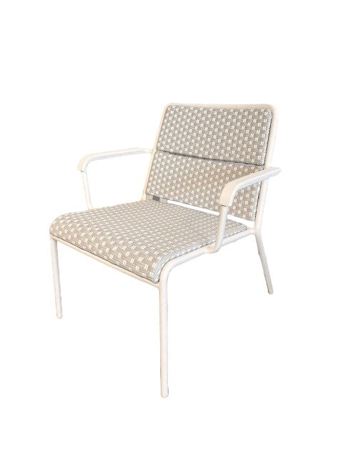 A600 LOUNGE A/CHAIR II (WICKER)