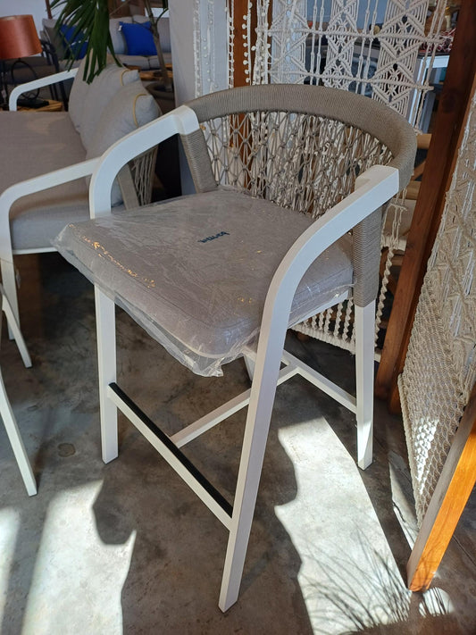 AMBER BAR STOOL-BLANC ALU FRAME INCL LIN BEIGE SEAT CUSHION