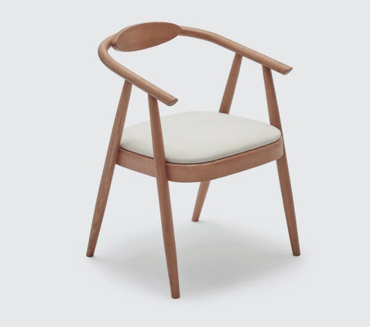 FLYNN A/CHAIR IN TAUPE ASH WOOD