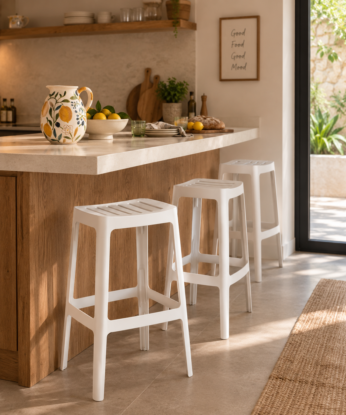CUT BARSTOOL IN WHITE ALUMINIUM