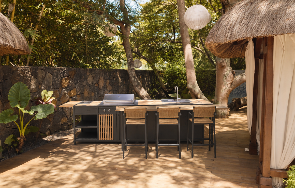 STIPA BAR ARMCHAIR IN CHARCOAL ALUMINIUM
