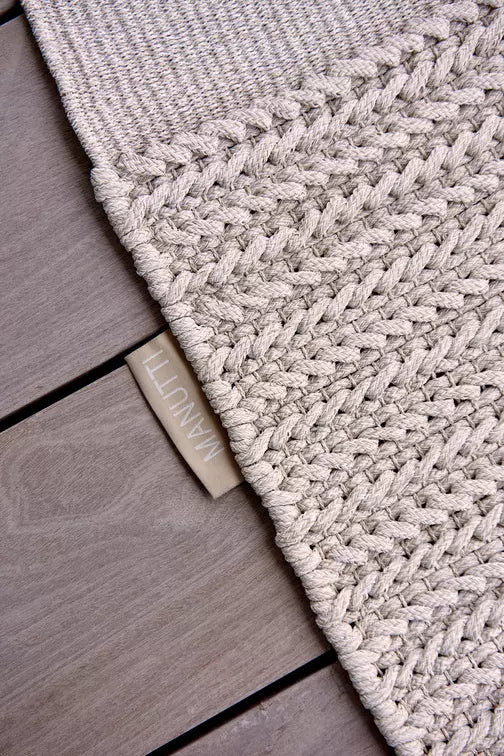 TWIST RUGS WITH FRINGES