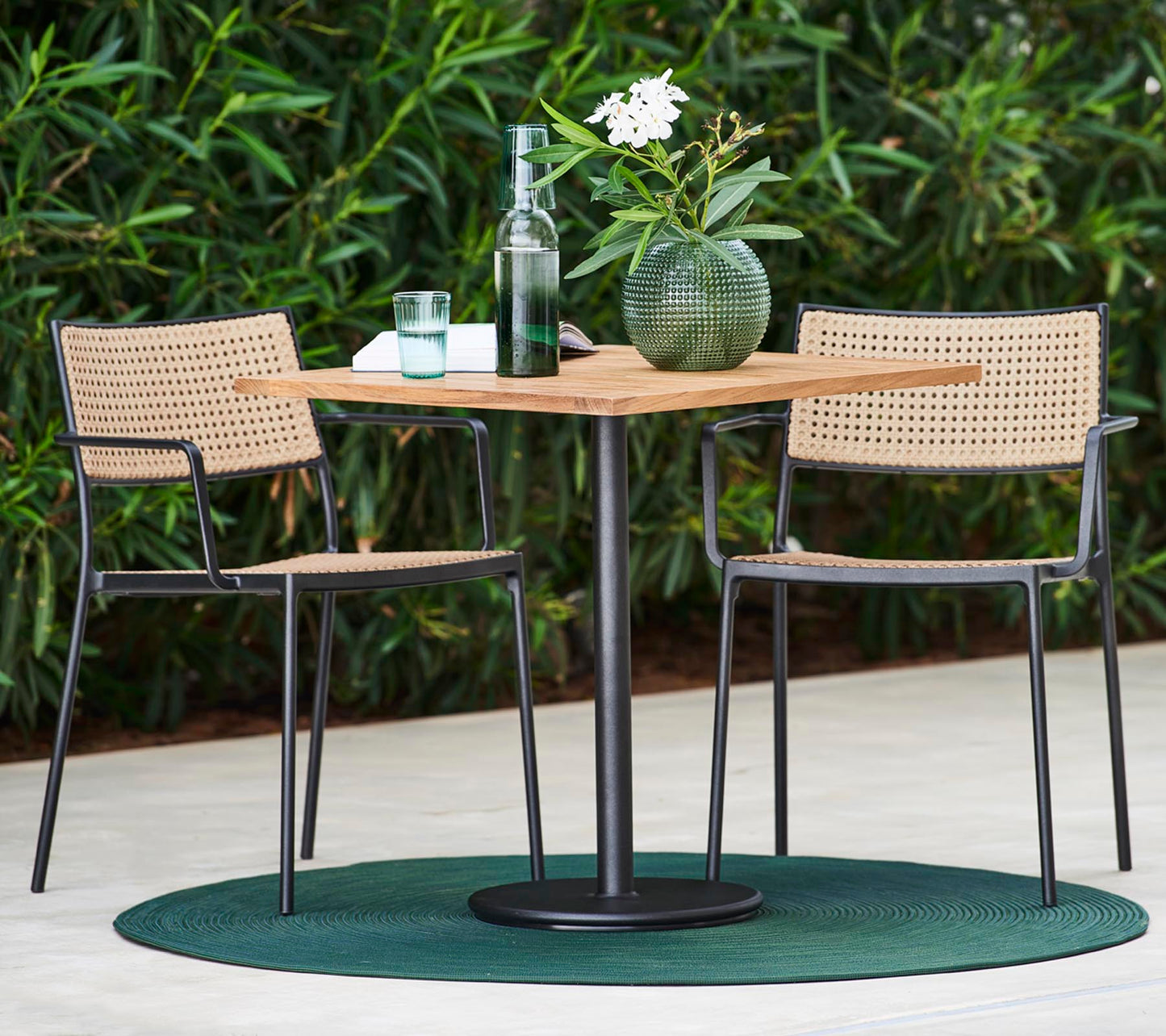 LESS ARMCHAIR ALU BLACK