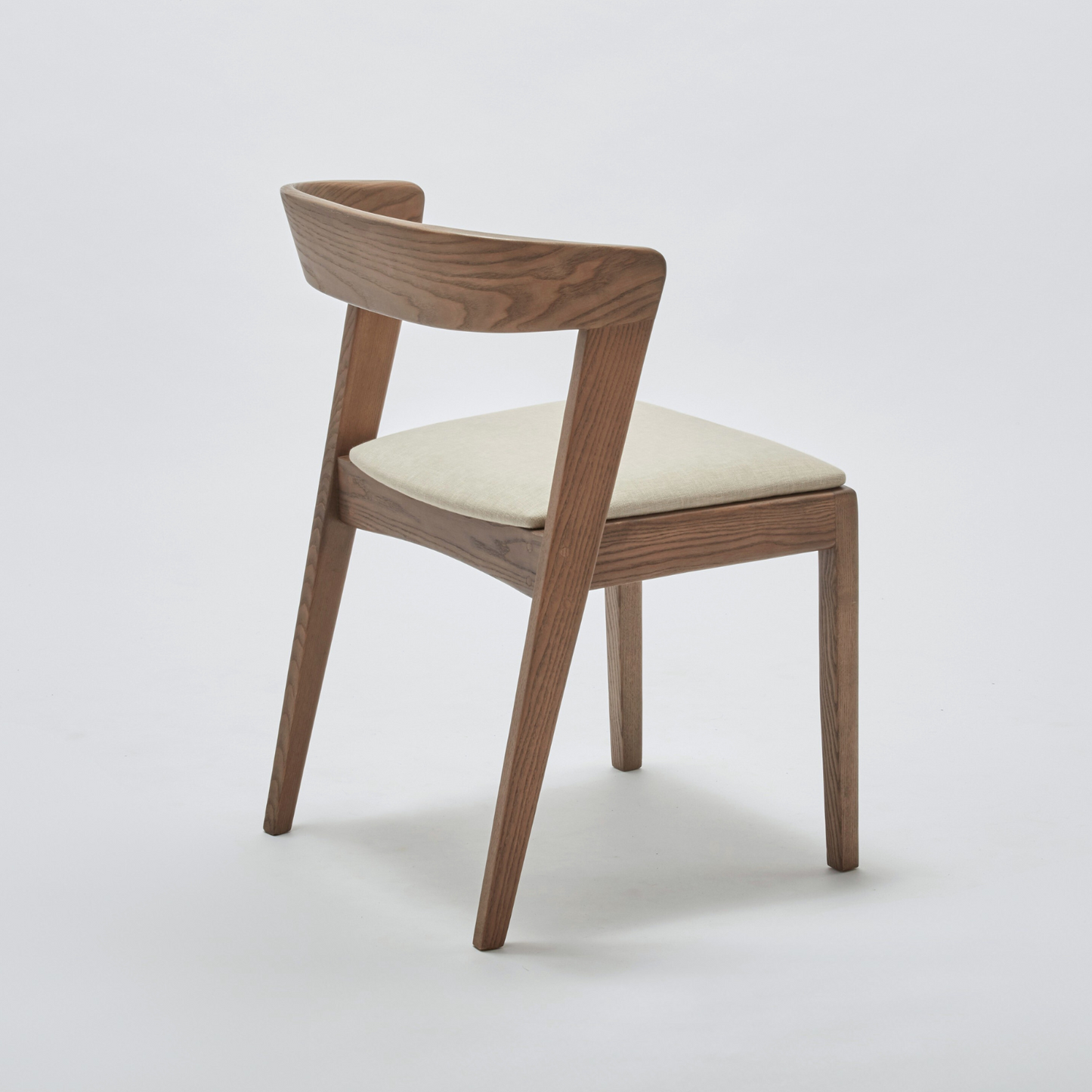 VUTI CHAIR IN TAUPE ASH WOOD