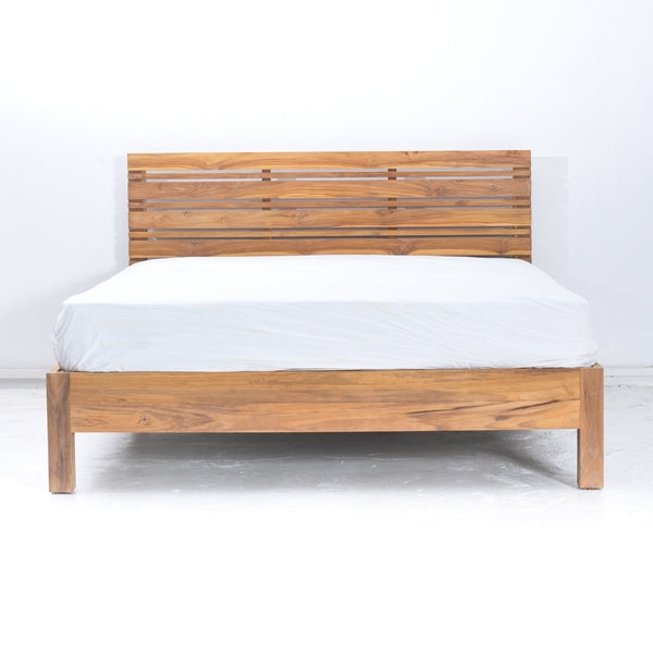 ROSSY BED IN TEAK WOOD