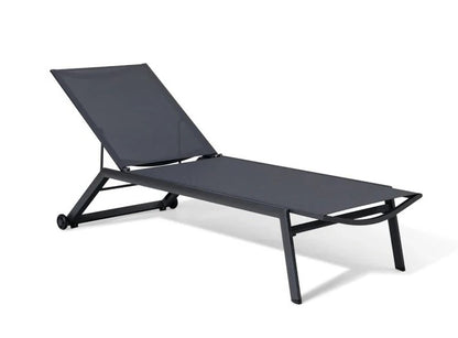 CORAL SUNLOUNGER WITH WHEELS