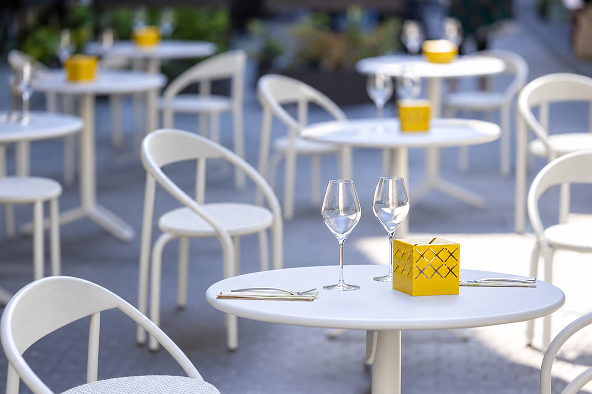 HUGGY BISTRO TABLE D75 BLANC