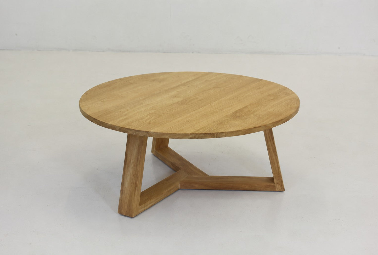 NILINA ROUND COFFEE TABLE IN TEAK
